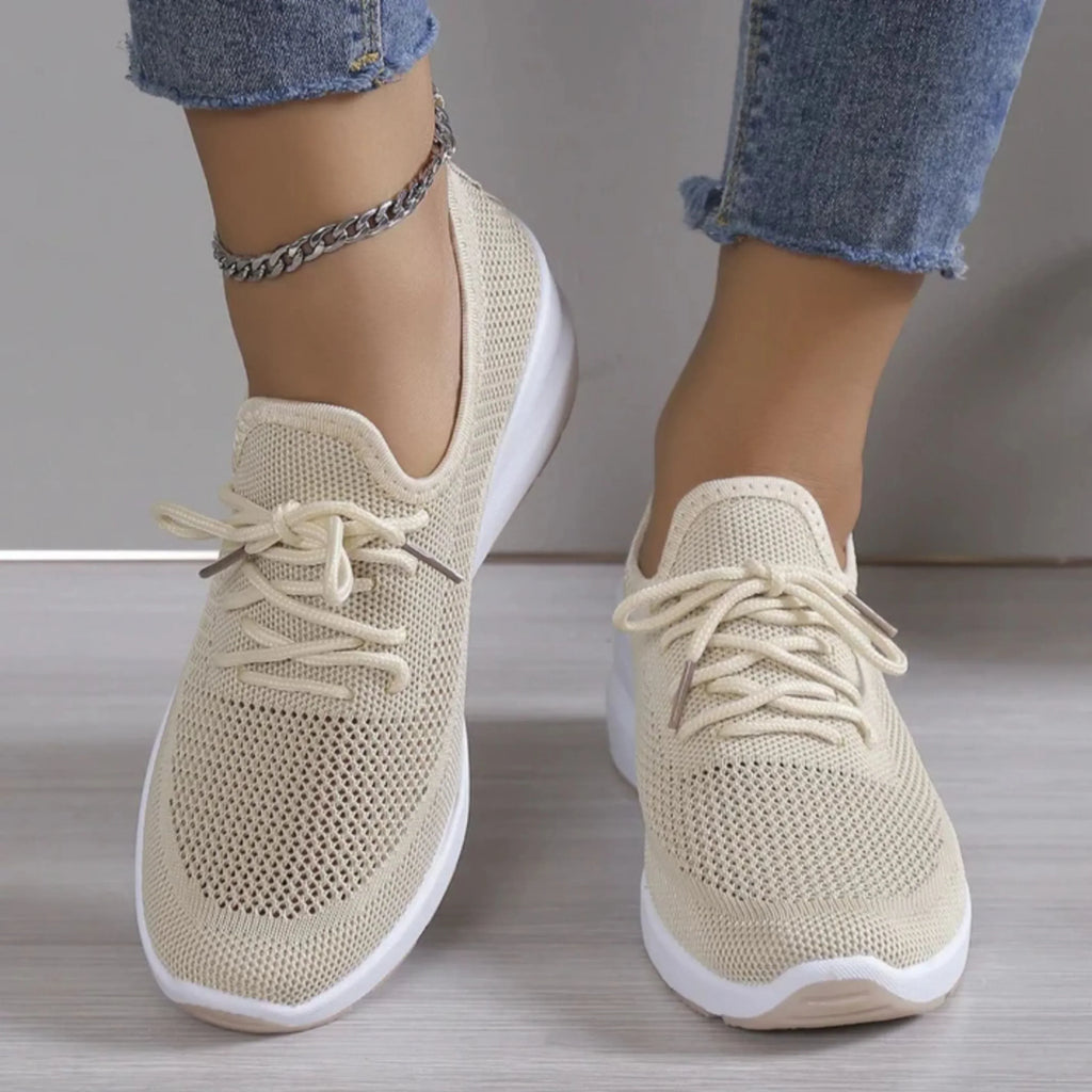 Emma - Sneakersy sznurowane z podeszwą klinową - zdjęcie 4