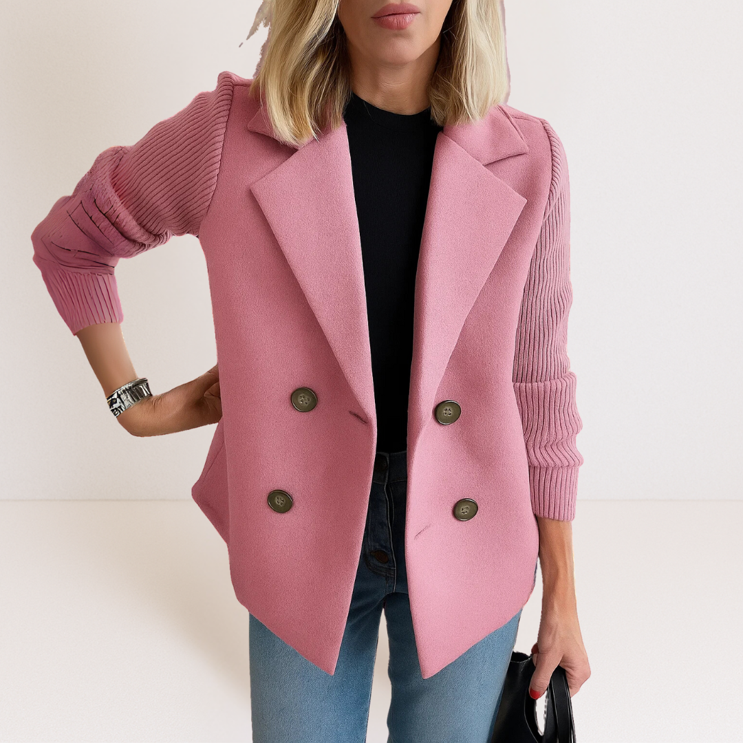 Ewa – Kobieca marynarka z dzianinowymi rękawami, dwurzędowa - zdjęcie 7