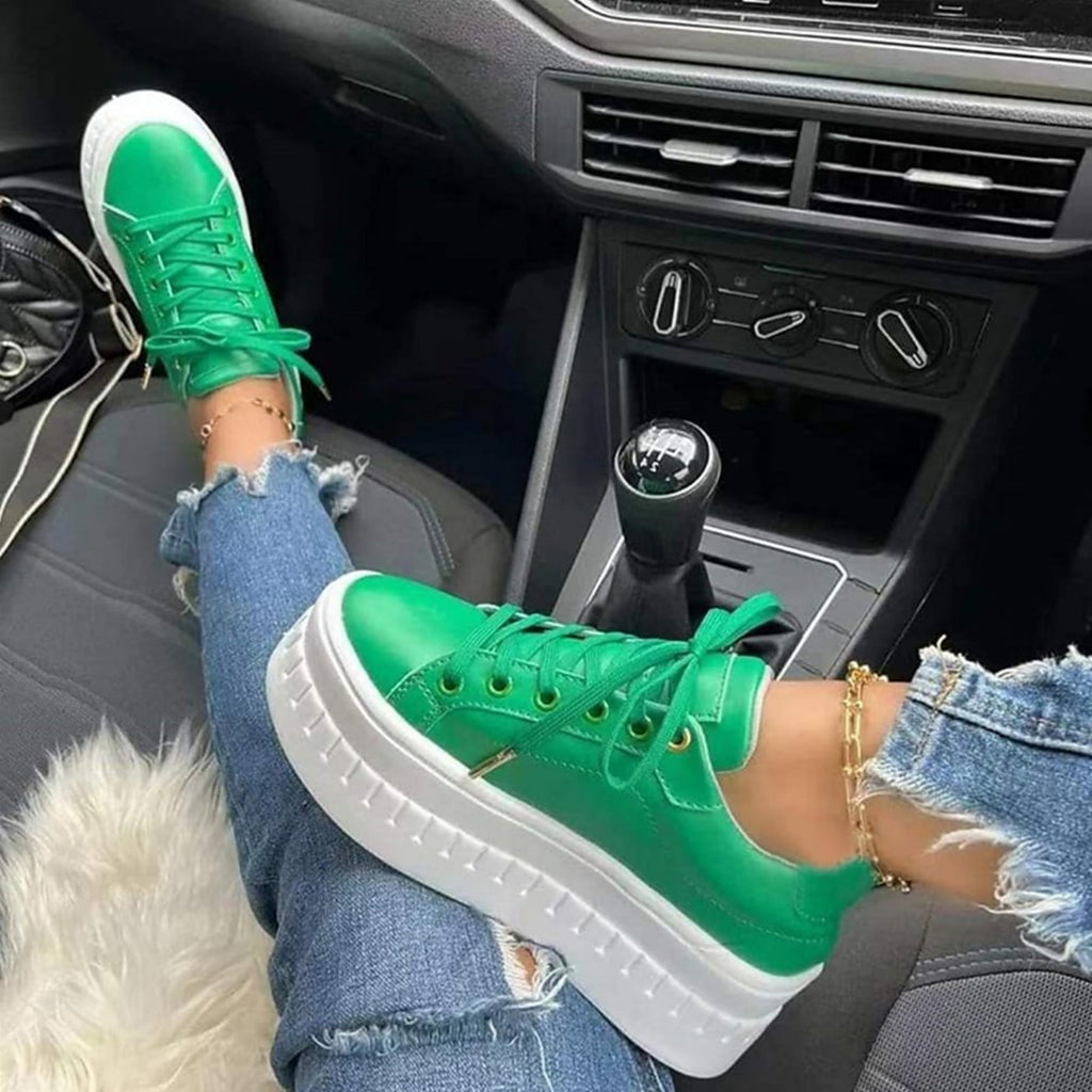 Hannah - Sneakersy na grubej platformie z kontrastową podeszwą - zdjęcie 5