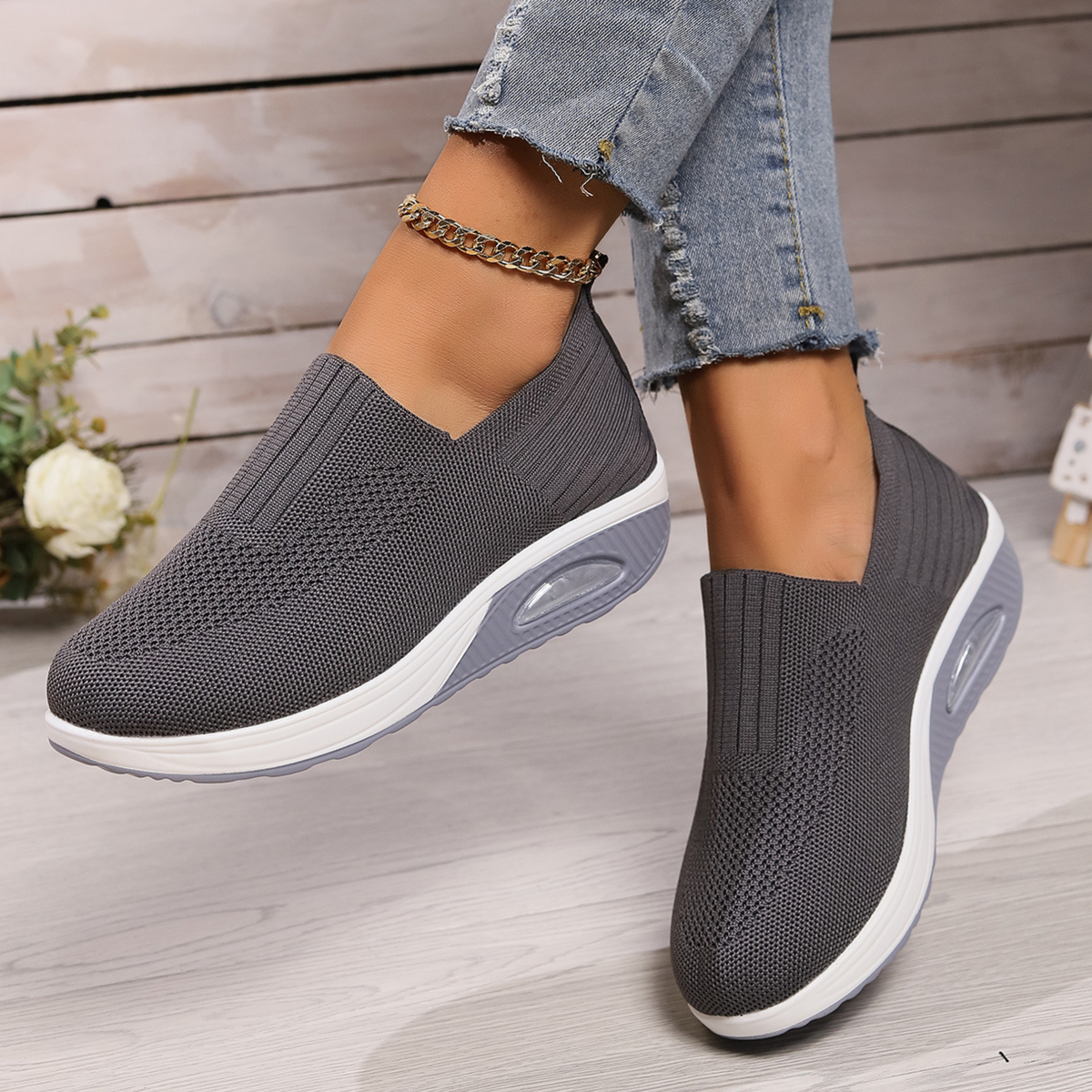 Verena - Wsuwane sneakersy z grubą podeszwą - zdjęcie 5